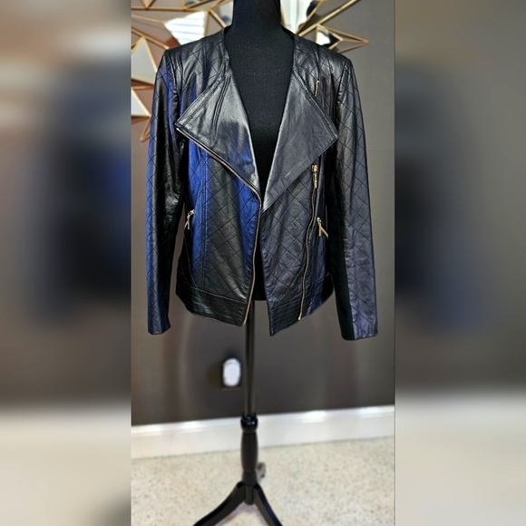 IMAN Global Chic Leather Jacket with Matching Driving Gloves - Picture 3 of 13